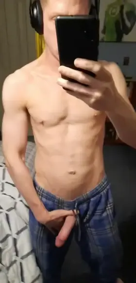 Lazy, Horny Sunday😗