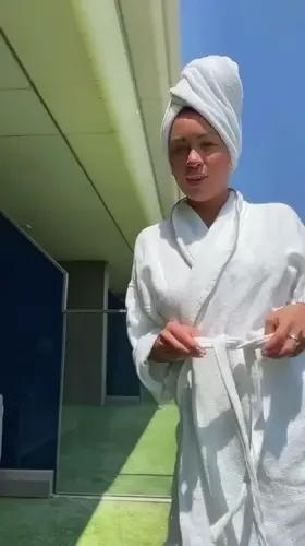 Quick flash for happy Thursday