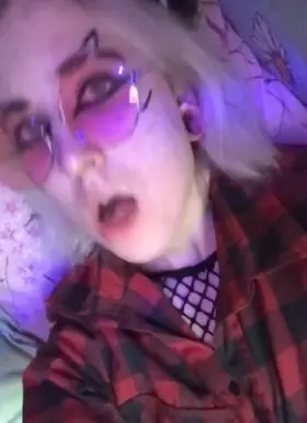 Meow… ❤️💛💚💙💜