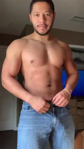 29 my muscles ready to be worshipped