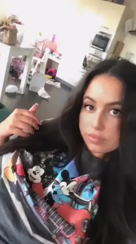 Ever seen an Arab tittydrop? Well, I guess it’s your lucky day...