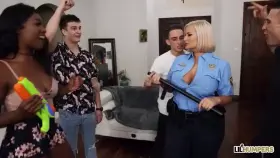 Officer Cash Is In Charge 🚨