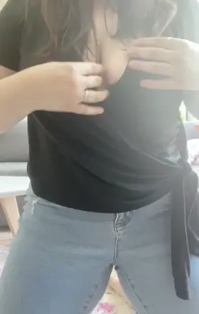 Trying to figure out this new shirt... help... It’s a bit revealing when I do this...