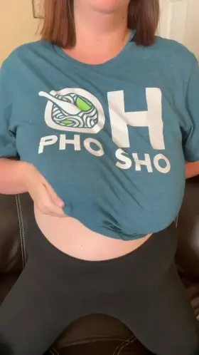 Who wants to cum share some pho?