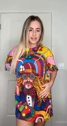 5”2 and 100lbs under this big baggy shirt