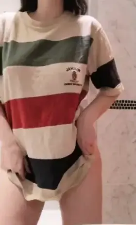 Wanna be my valentine? I'll take it all off for you ❤️❤️❤️ 19 UK