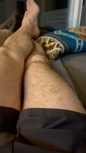 Play footsies with me?