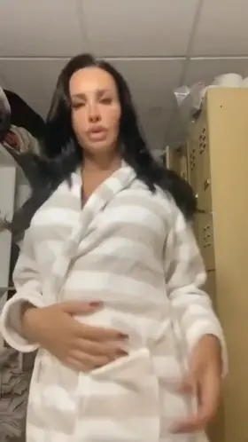 Imagine your date sends you this before you meet her! What’s your next move?