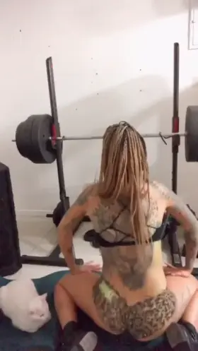Twerking Hot Ass Dirty On Weight Bench LeOna Latin Queen
