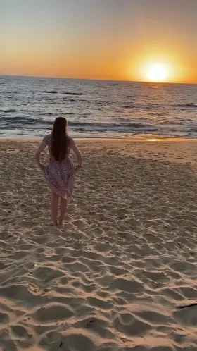 Australian peaches are the best in the world [f] ***beaches