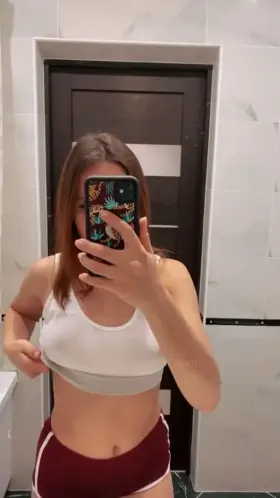 Do you want to watch me take a bath?😘