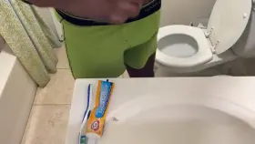 Here’s my big heteroflexable cock anyone wanna take a ride?