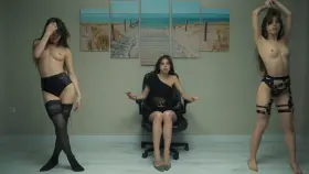 Just in case one Jenny would not be enough.. 🖤😈