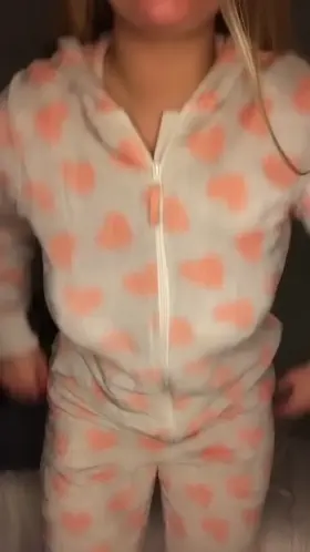 MAGIC TRICK (her free album in the comment)