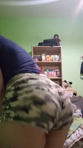 Am I petite enough for you to smash me?🥺