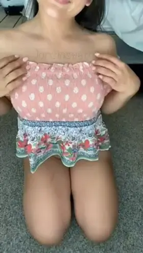 4'11 32yrs old with 32DDs, Can i be your little secret?