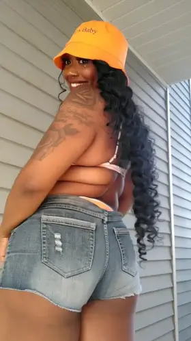 Giving my cheeks some sunlight real quick!