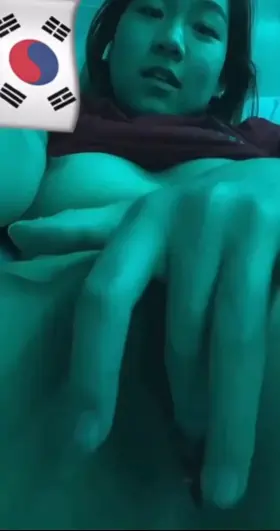 hows my 18 year old pussy? 💦