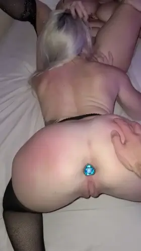 Swinger hot wives eating pussy and shaking booty in my orgy