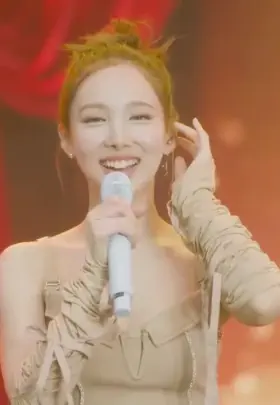 TWICE - Nayeon & Jihyo