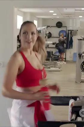 Liz Gillies - bouncy plots in Dynasty