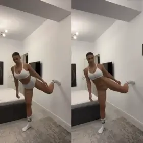 Left or right ? 🙈🍑🔥