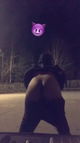 [23] big booty bottom for kik: theebigbootyfreak