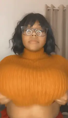 jinkies! i dropped something– Ur Blasian GF oc
