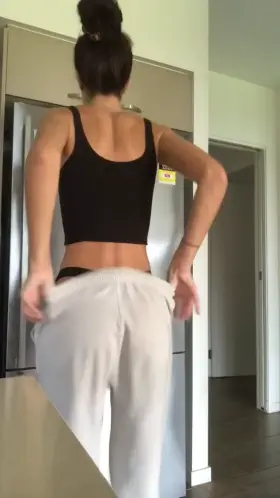 Is daddy proud of this booty? 🍑