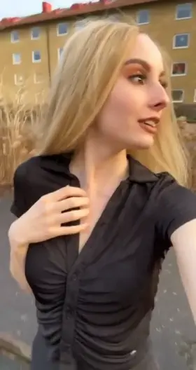 Just a fun little flash for all my neighbours 💕