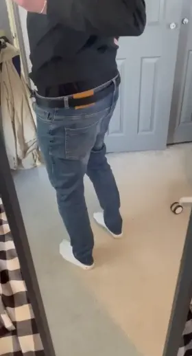 Waiting to finish work so I can get off on being used my a man 😅