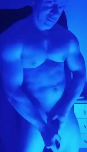 BLUE HULK (52 male) (actual blue light no filter)