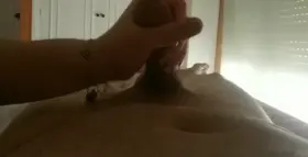 Paja de mi novia sacándome toda la leche. Os gustaría que os diera una?