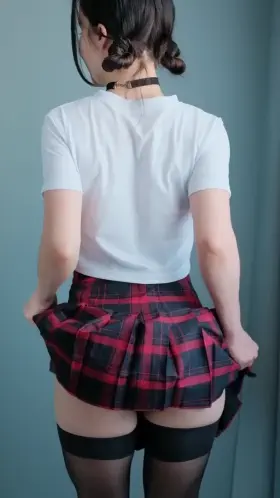 daddy's girls don't wear panties under their skirts