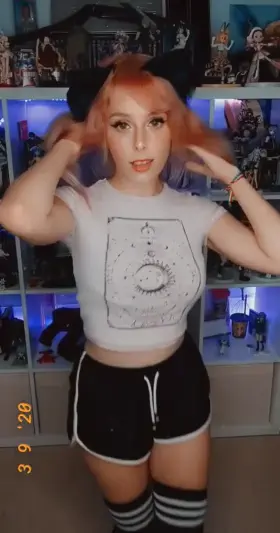 😽Is someone really into nerd kittens with small titties and big asses?😽