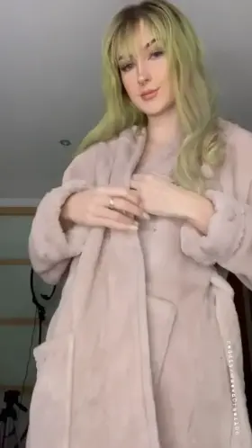 who thinks my body is cute?:3