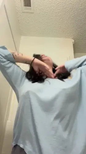 let’s stretch together before bed😌