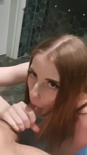 I feel like such a slut for doing this at the local mall