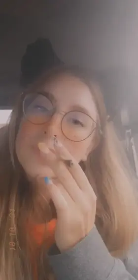 Smoke with me ?🌸💨