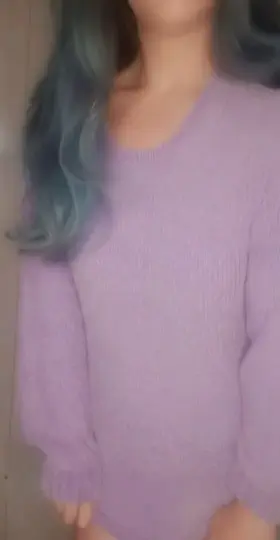 Sweater on or off? It's very cosy 😛