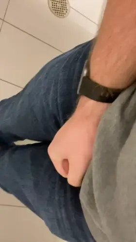 This is how I pee after a piss holding contest — want to challenge me next? DMs are open…