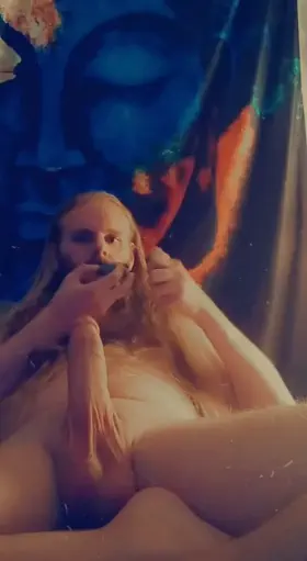 Would u suck these balls while I smoke 💨💨💨