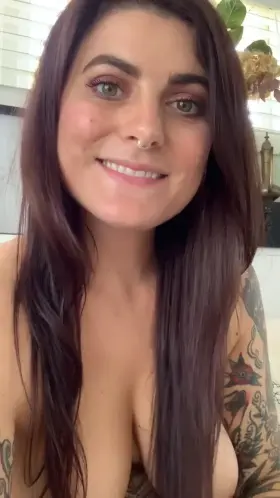 Am I hot for a Mom of four?