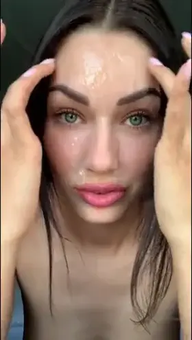 Super hot body...with face covered in cum 😈