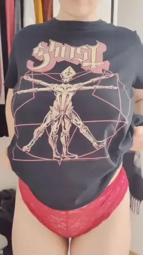 very funny and naughty! I'm online 24/7 taking personalized photos and videos. go to comments