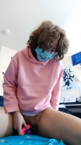 My boyfriend told me to make myself cum with the new dildo and anything else, so... I'm trying 😉 (19, he/they)