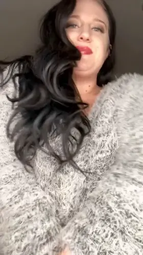 Revealing my cold nipples and huge titties now that it's becoming sweater season!