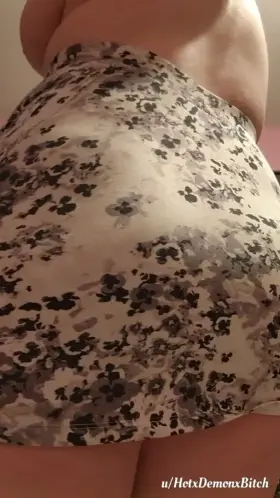 Phat ass white girl at your service