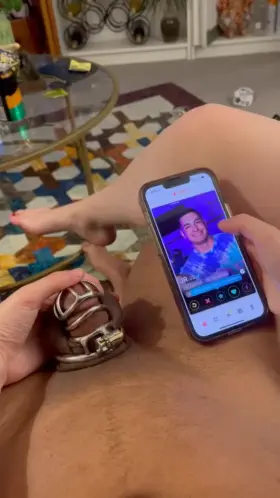Making sure my cuck knows his place, while I seach for real men’s cock on Tinder 🤤🍆💦