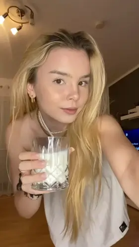 is there anyone who like 18 y/o blonde girls